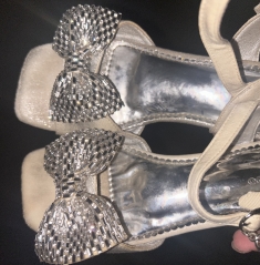 ���õ���Ь